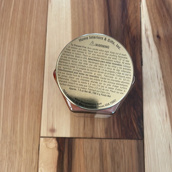 Home Interiors Peaches & Cream candle in a jar. Brand new! - Picture 2 of 5